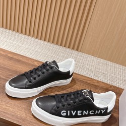 GIVENCHY Sneakers