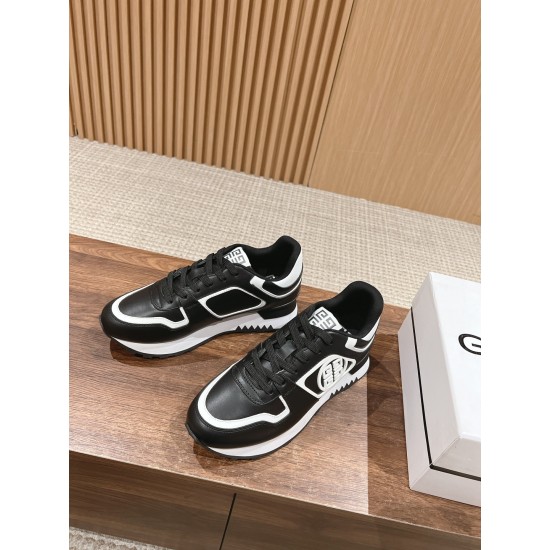 GIVENCHY Sneakers