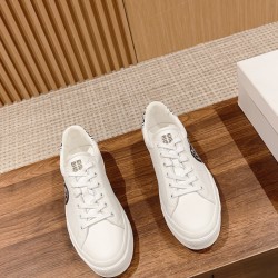 GIVENCHY Sneakers