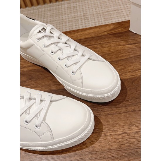 GIVENCHY Sneakers