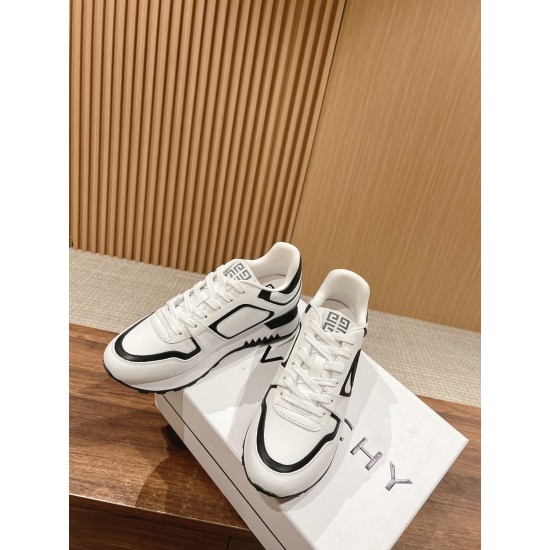 GIVENCHY Sneakers