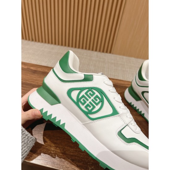 GIVENCHY Sneakers