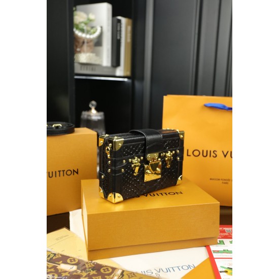 LV Petite Malle