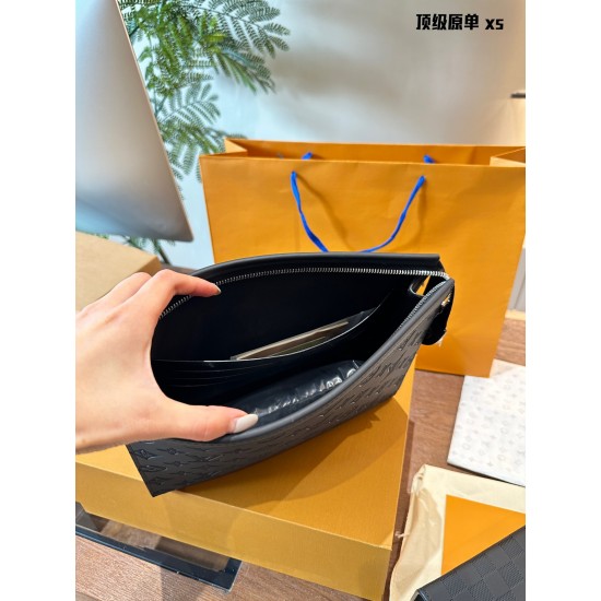 LV Pouch