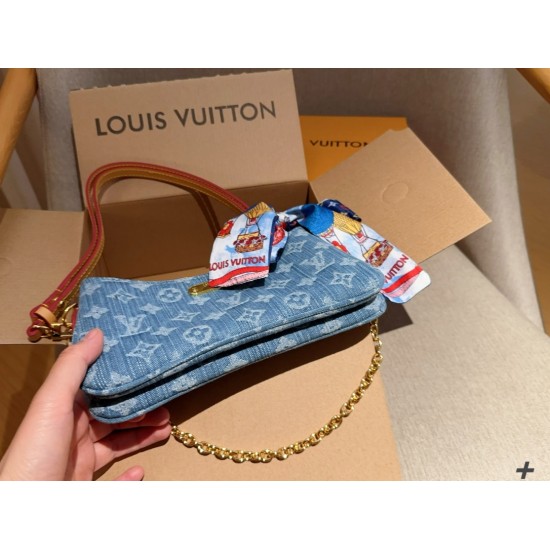 LV Pochette