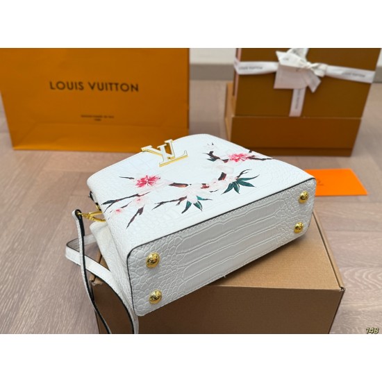 LV Capucines