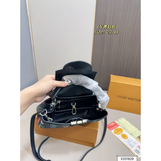 LV Capucines