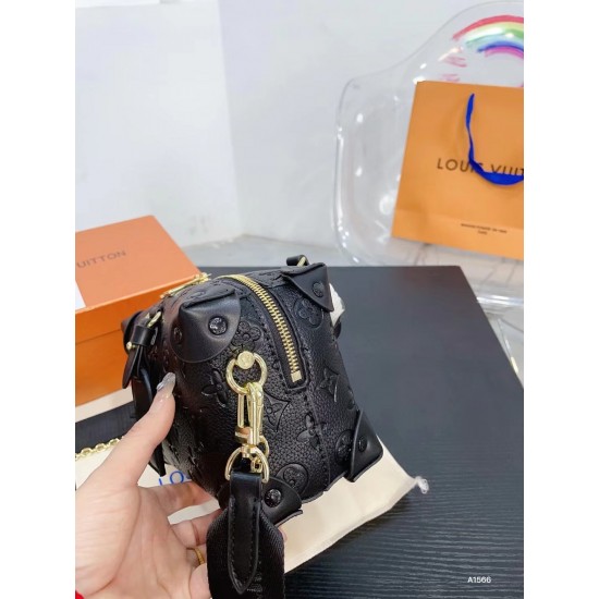 LV Petite Malle