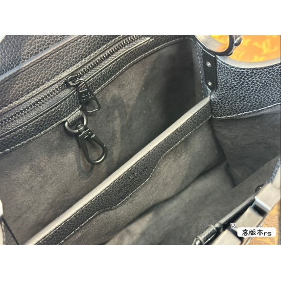 LV Capucines