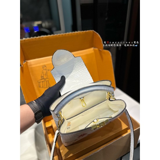 LV Capucines