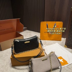 LV Pochette