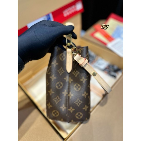 LV Cannes & Boite