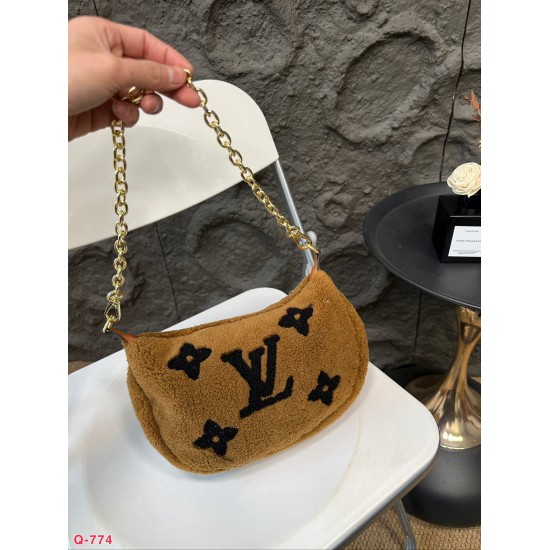 LV Coussin
