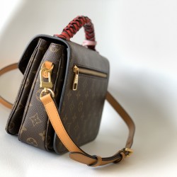 LV Pochette