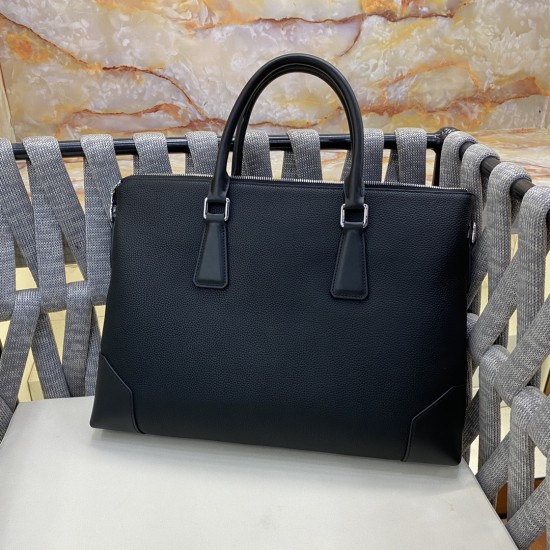 LV Pouch