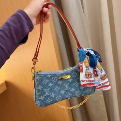 LV Pochette