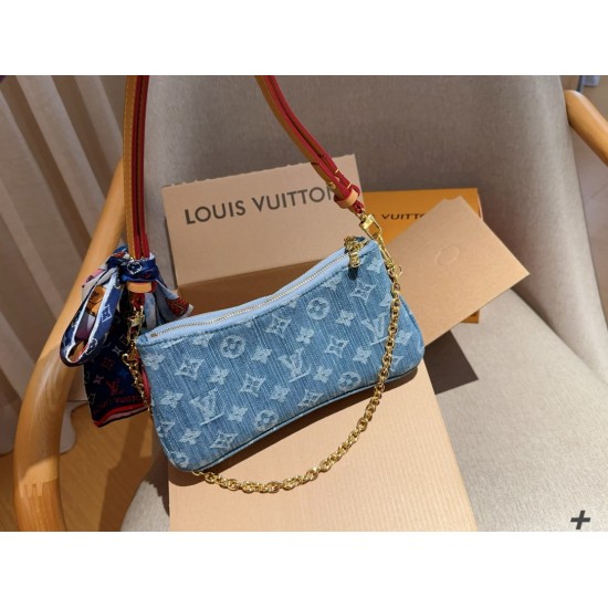 LV Pochette