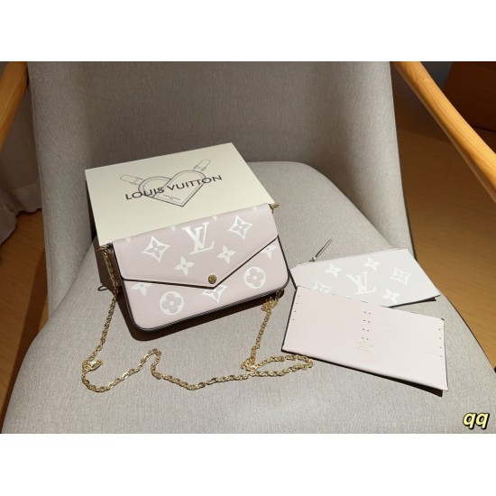 LV Pochette