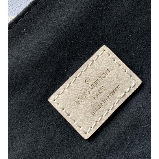 LV Pochette