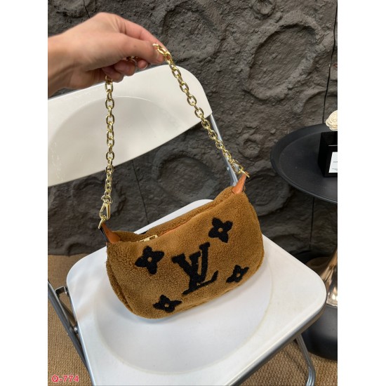 LV Coussin