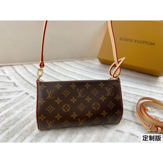 LV Pochette