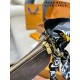 LV Pochette
