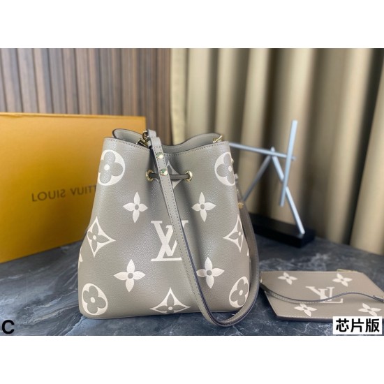 LV Cannes & Boite