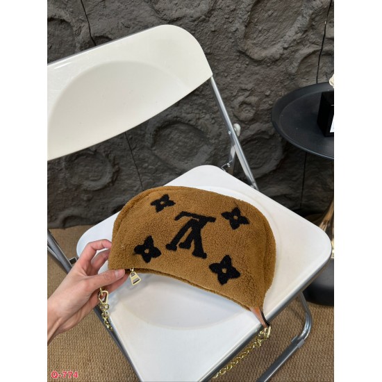 LV Coussin