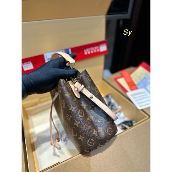 LV Cannes & Boite