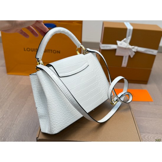LV Capucines