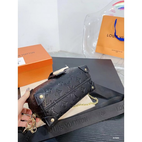LV Petite Malle