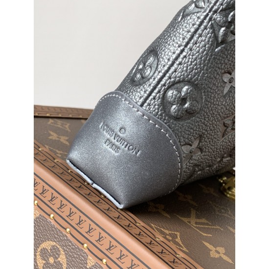 LV Pochette