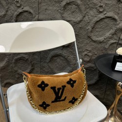 LV Coussin