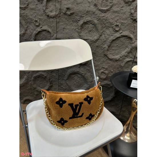 LV Coussin