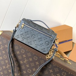 LV Pochette