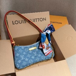 LV Pochette