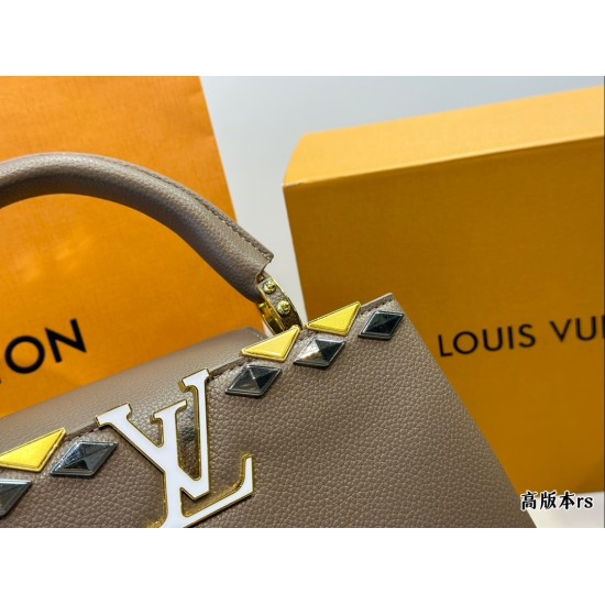 LV Capucines