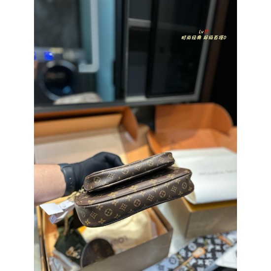 LV Pochette