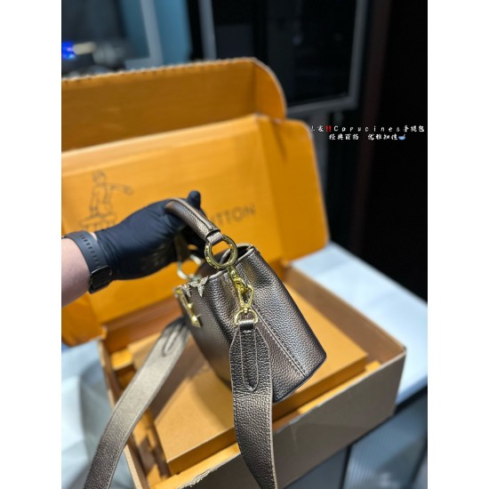 LV Capucines