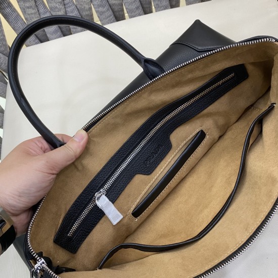 LV Pouch