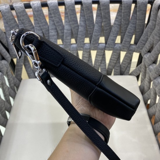 LV Pouch