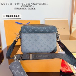 LV Pochette