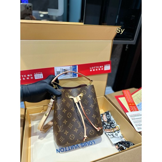 LV Cannes & Boite