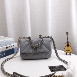 CHANEL 19 BAG