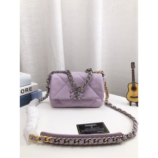 CHANEL 19 BAG