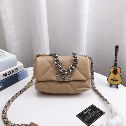 CHANEL 19 BAG