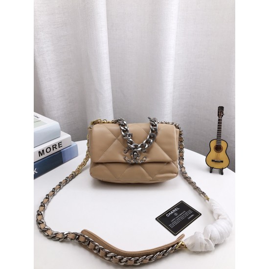 CHANEL 19 BAG