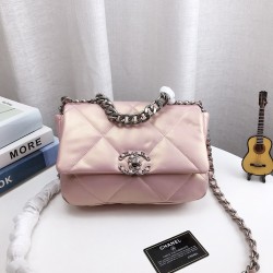 CHANEL 19 BAG