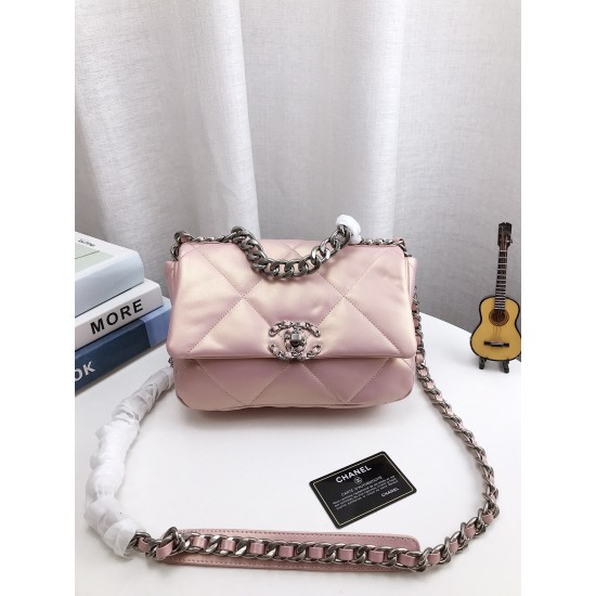 CHANEL 19 BAG