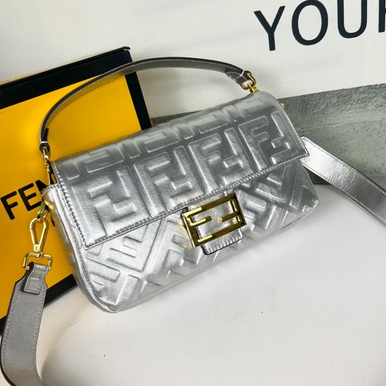 FENDI Baguette